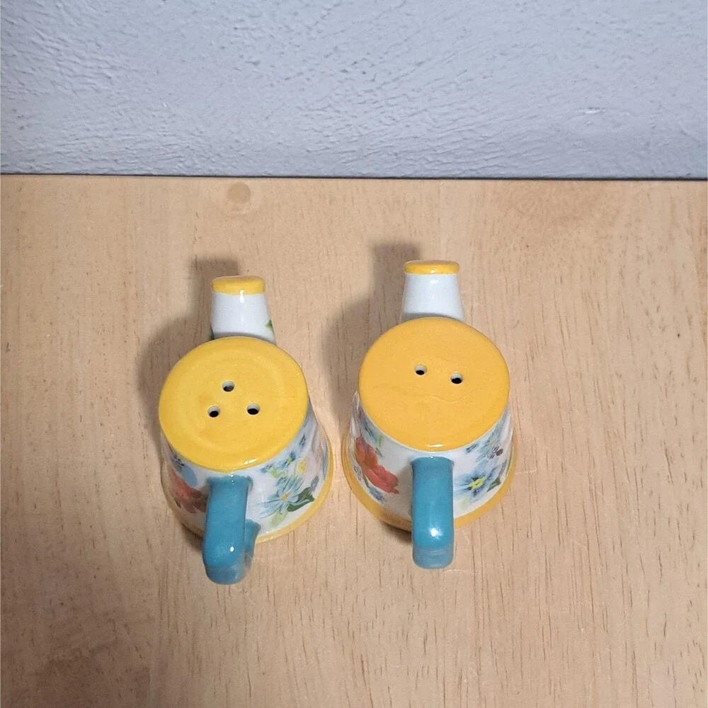 Pioneer Woman Salt Pepper Shakers Watering Can Spring Bouquet Ceramic Kitchen